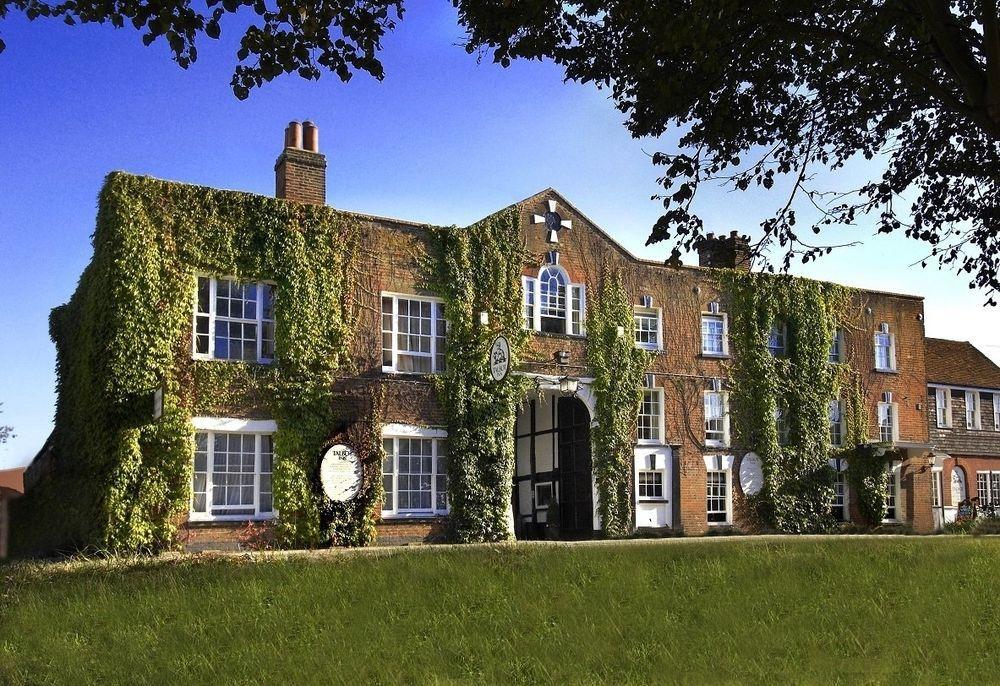 The Talbot Inn Woking Exterior photo