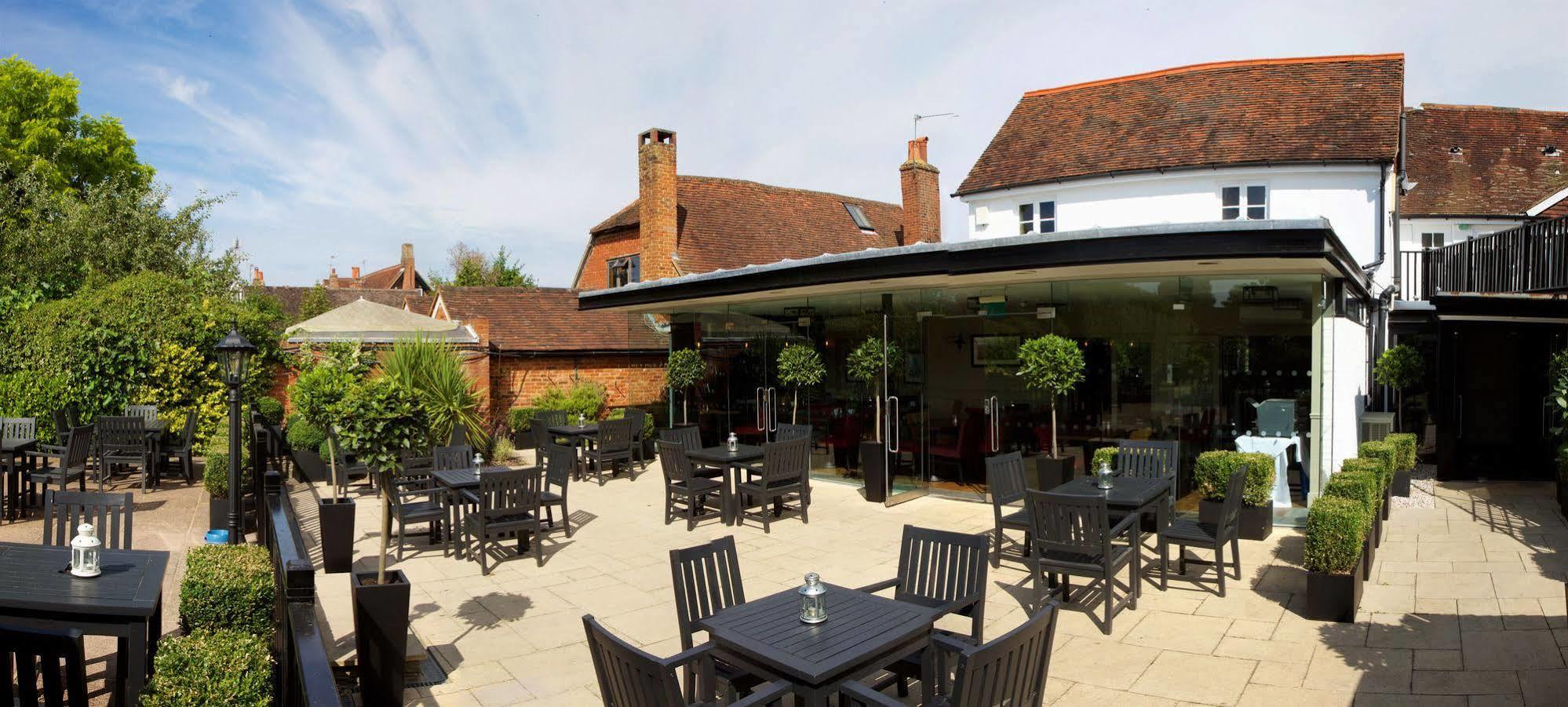 The Talbot Inn Woking Exterior photo